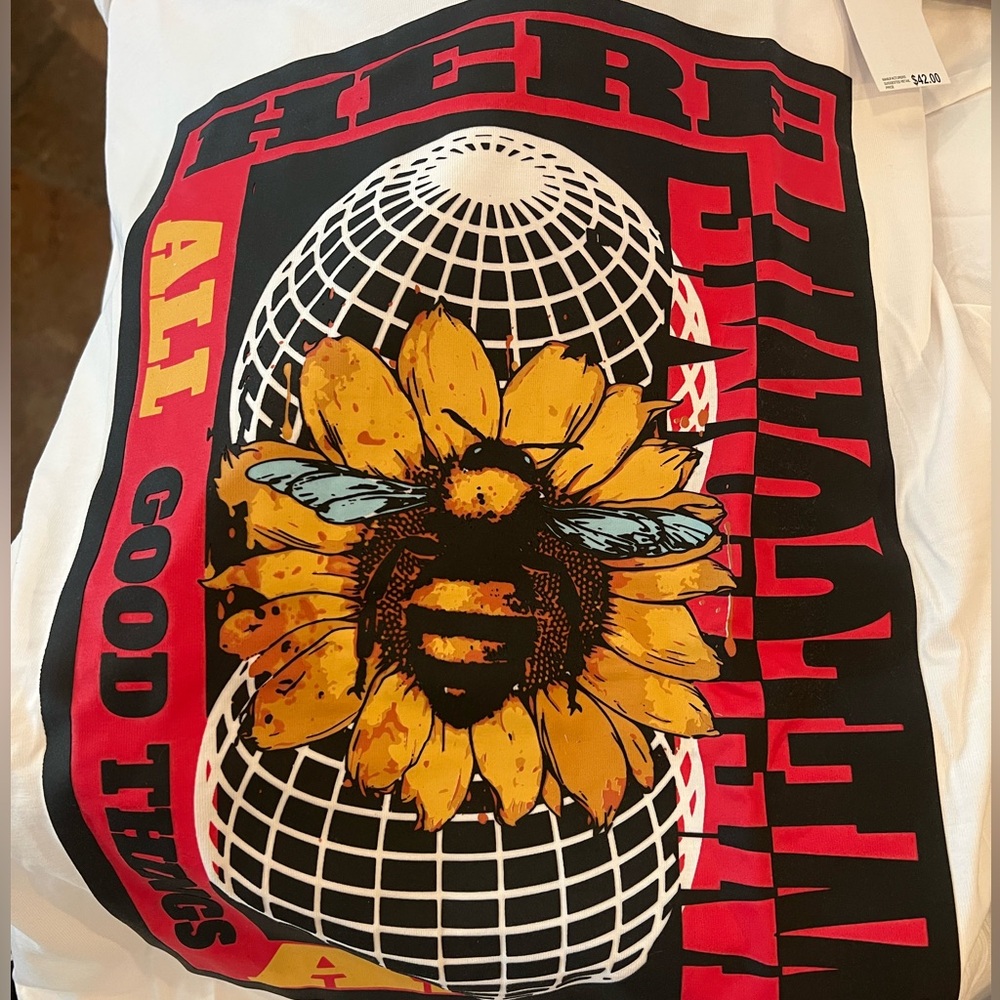 Actawh “All Good Things Are Welcome Here” White Graphic Tee Size XL